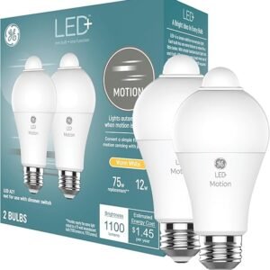 GE LED+ Bombillas de seguridad para exteriores con sensores de movimiento, blanco cálido, base mediana (paquete de 2)